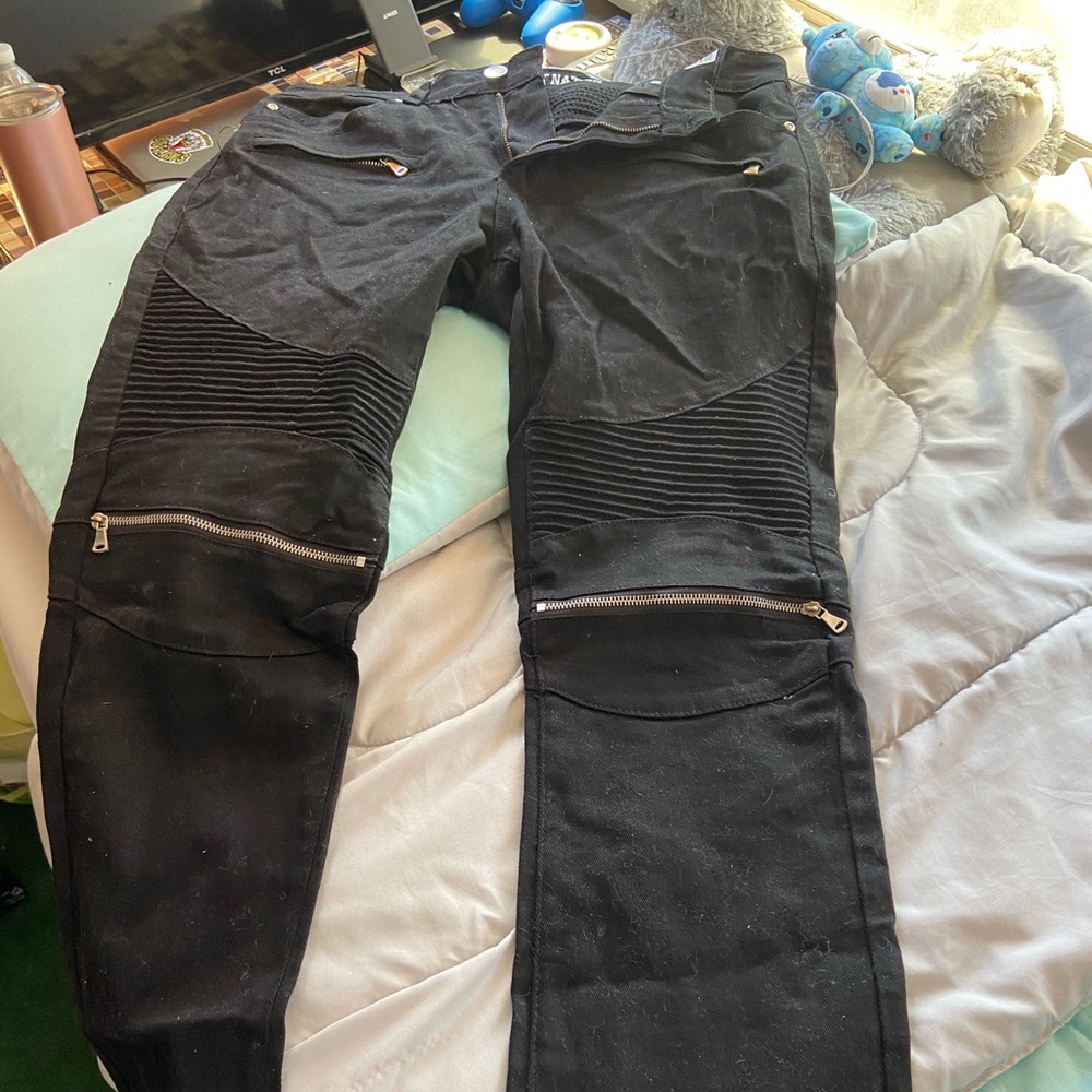 Men’s black jeans